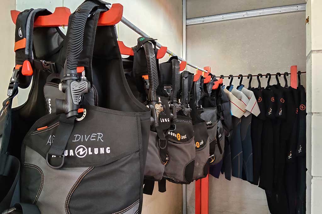 BCDs - AQUii Dive Bunaken BCDs - AQUii Dive Bunaken