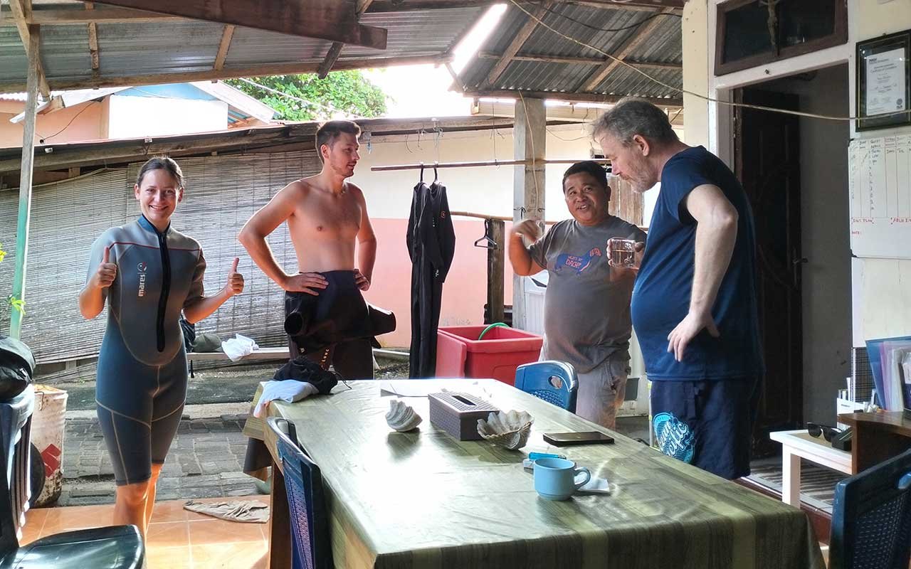 turtle-watch-bunaken Coral Reef, Bunaken Marine Park