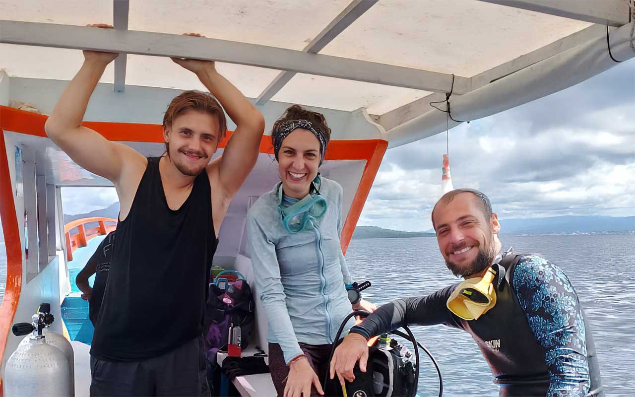 Fun Diving in Bunaken Marine Park Fun Diving in Bunaken Marine Park